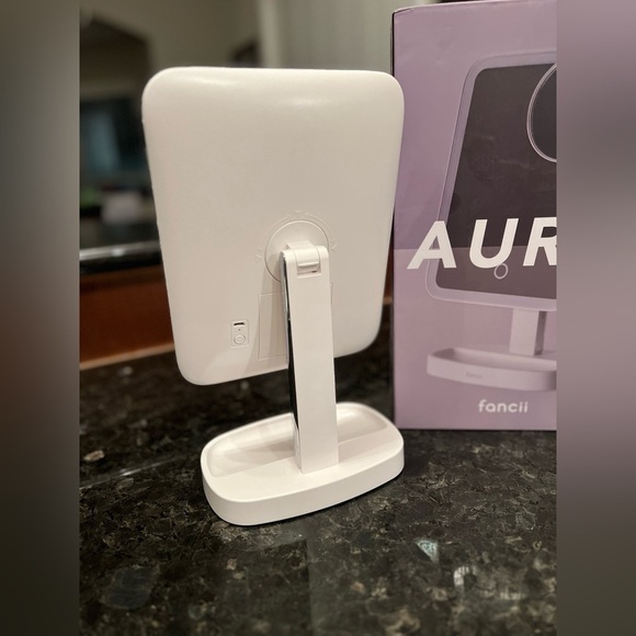 Fancii LED Aura Makeup Vanity Mirror - Picture 2 of 4